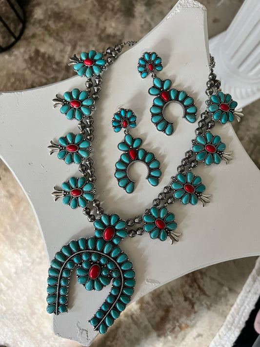 Dana Earring